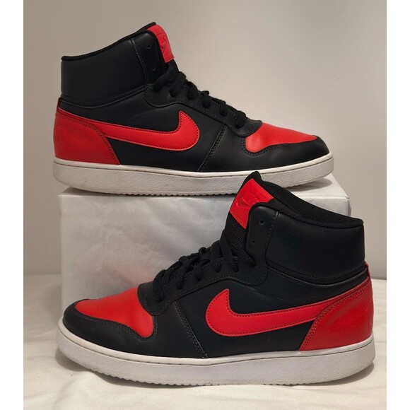 Nike Men’s Size 9.5 - Picture 1 of 7
